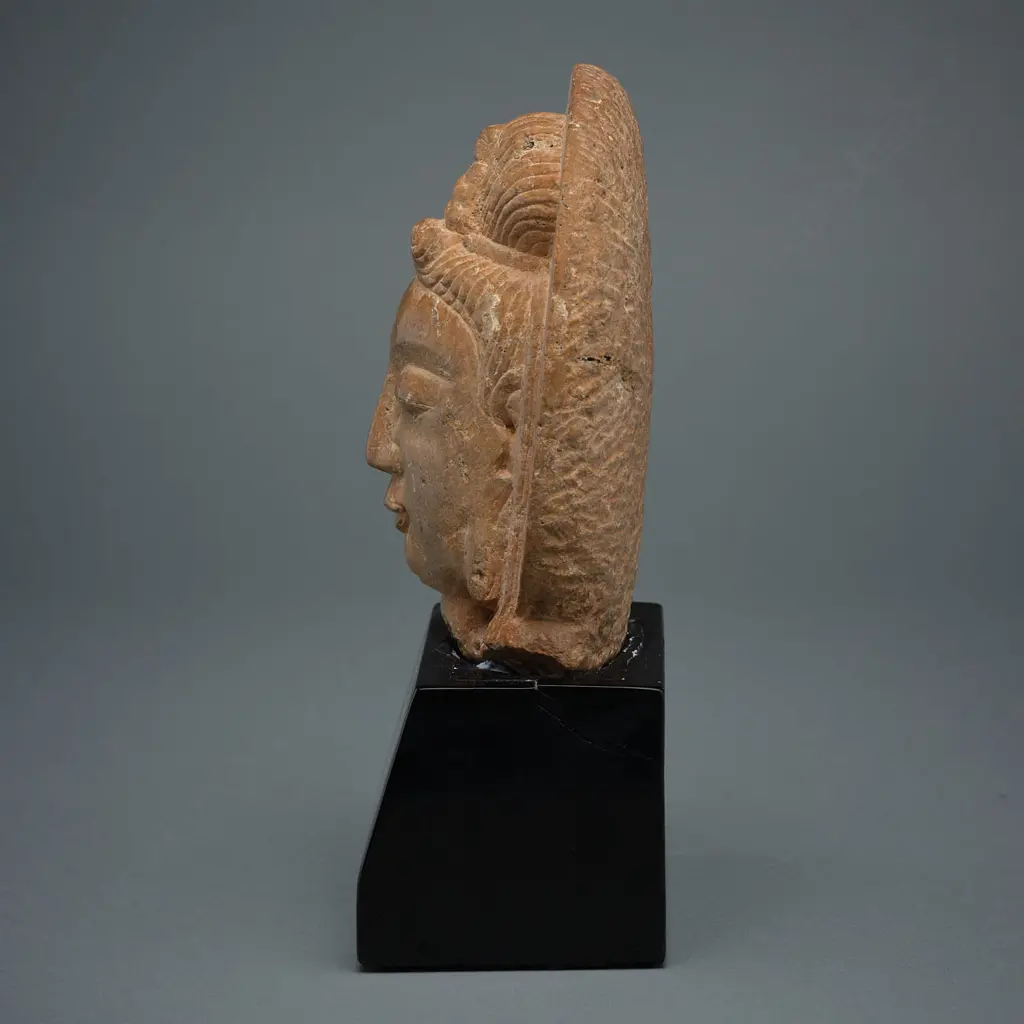Gandhara style pink sandstone head of Bodhisattva, Image 1++